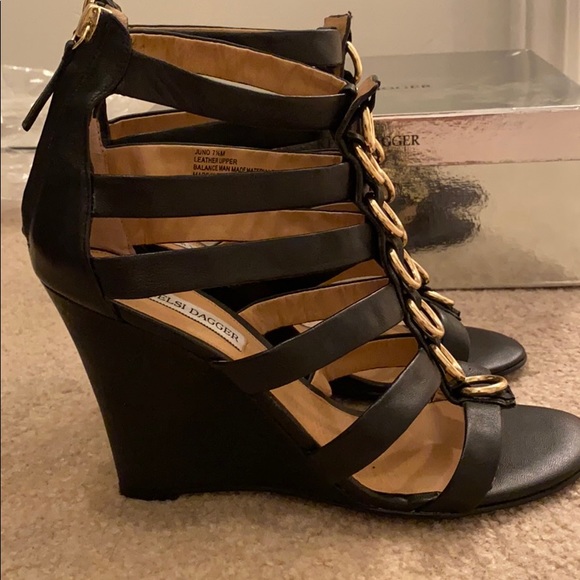 New Kelsi Dagger Heels - Picture 3 of 9